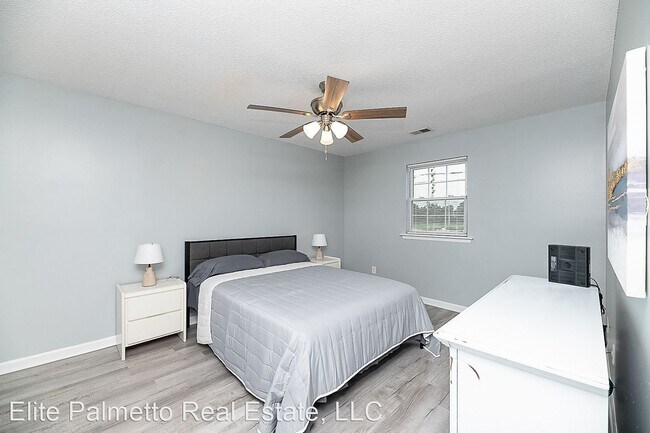 Building Photo - 2 br, 1 bath House - 3930 Azalea Drive Unit D