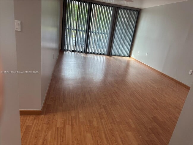 Building Photo - 10865 SW 112th Ave