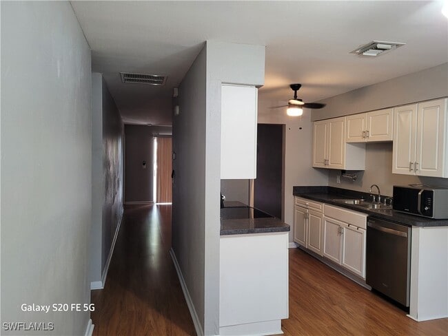 Building Photo - 608 SE 47th St
