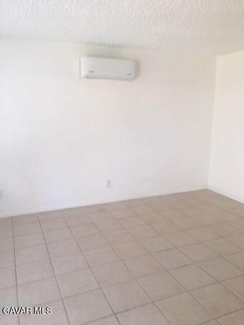 Building Photo - 8124 Peach Ave