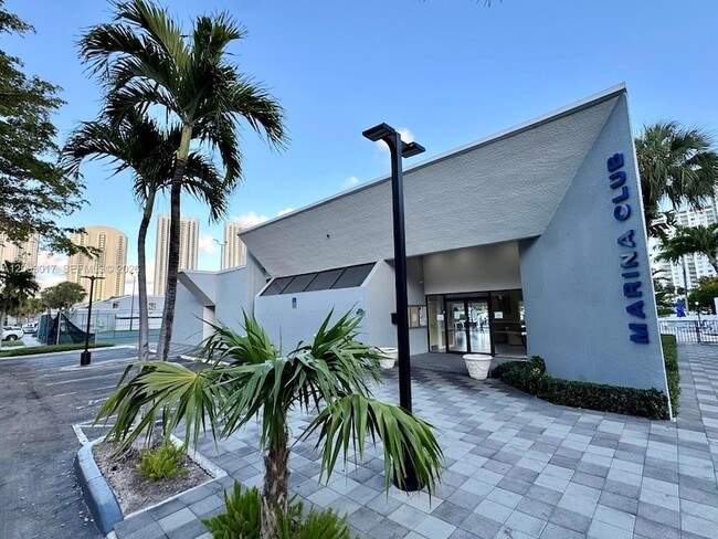 Building Photo - 336 Poinciana Island Dr