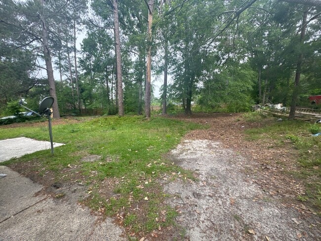 Building Photo - Updated Home Located off Deans Bridge Rd! ...