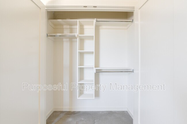 Building Photo - 934 Hangar Dr