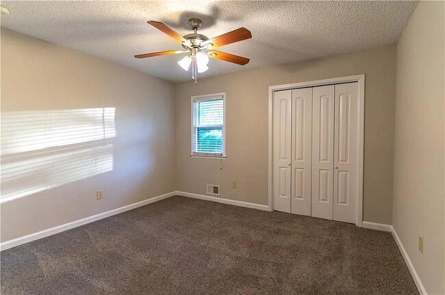 Building Photo - 3562 Bryant Ln