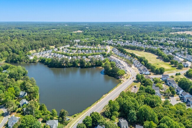 Building Photo - Single Family home in Hedingham: Available Now!