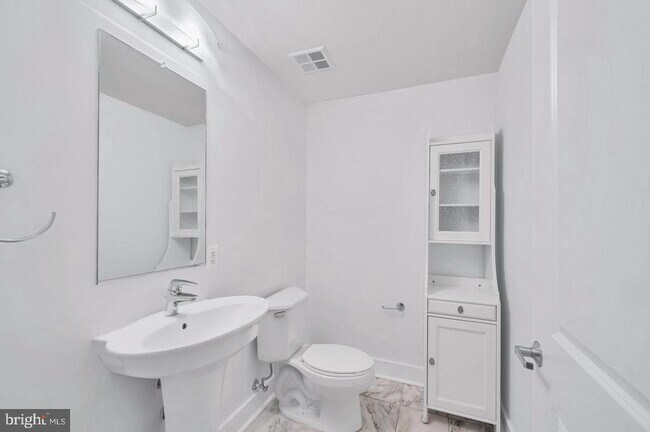 Building Photo - 1209 13th St NW