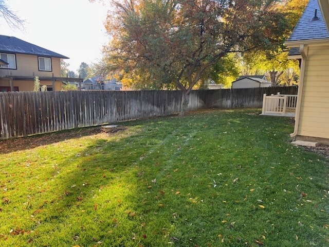 Building Photo - 900 N Player Ave