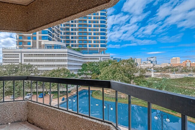 Building Photo - 2001 Holcombe Blvd