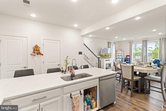 Building Photo - 10424 Ratcliffe Trl