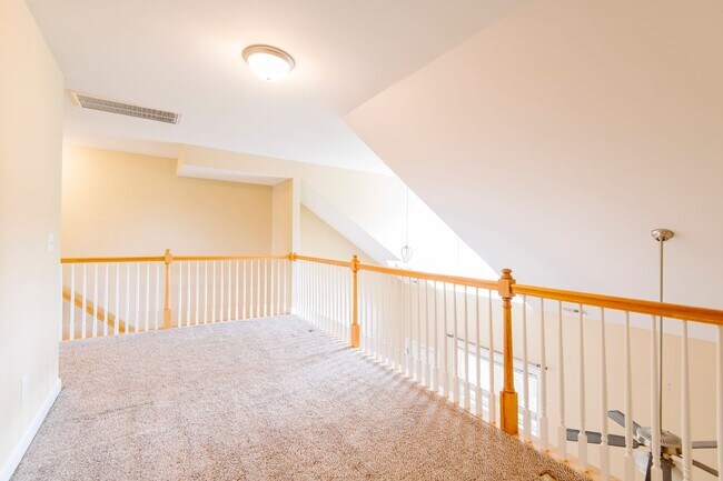 Building Photo - Charming Townhome in the Heart of Wake Forest!