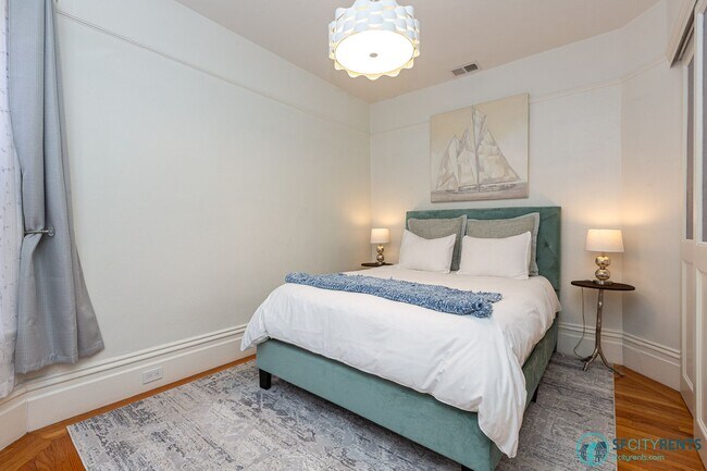 Building Photo - Castro: UNFURNISHED Top Floor Flat w/ Private Deck, W/D in unit & Garage Parking
