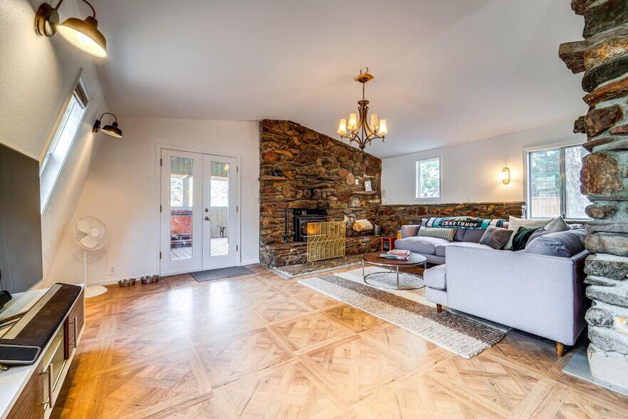 Building Photo - 627 Bear Valley Rd