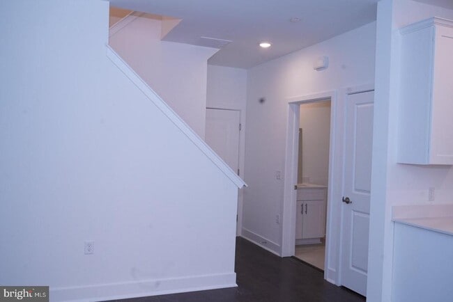 Building Photo - 116 Stoutsburg Blvd