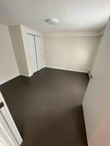 Building Photo - 32 Ashburnham Hill Rd