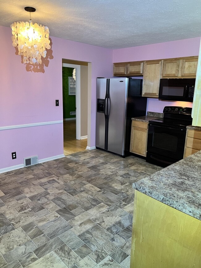 Building Photo - 9310 Habersham Dr
