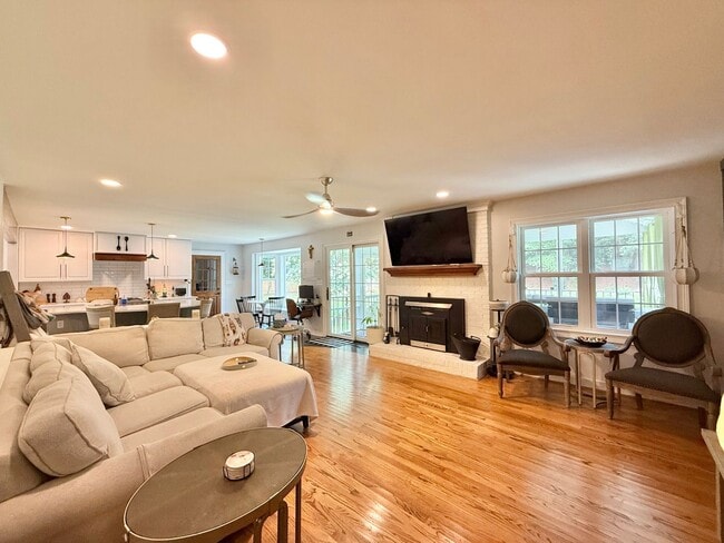 Building Photo - Stunning *4BD, 3BA North Raleigh Home on a...