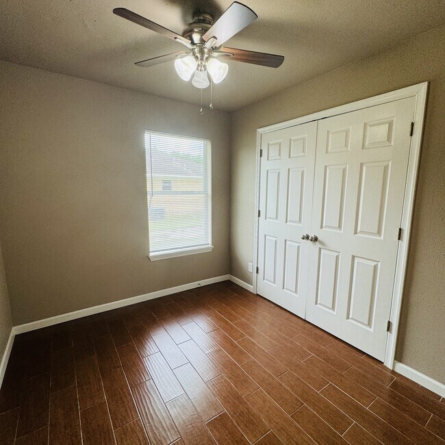 Building Photo - 2413 Cuney Ct