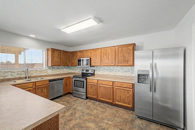 Building Photo - 25683 W Satellite Ln