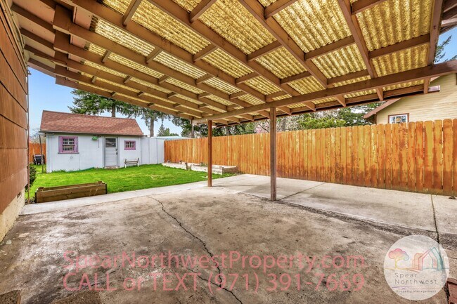 Building Photo - 9515 SE Stanley Ave