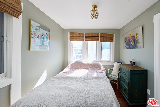 Building Photo - 34 Park Ave