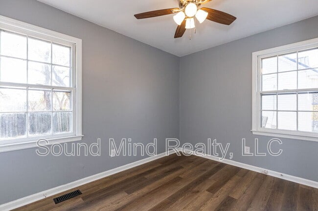 Building Photo - 303 W Horton St