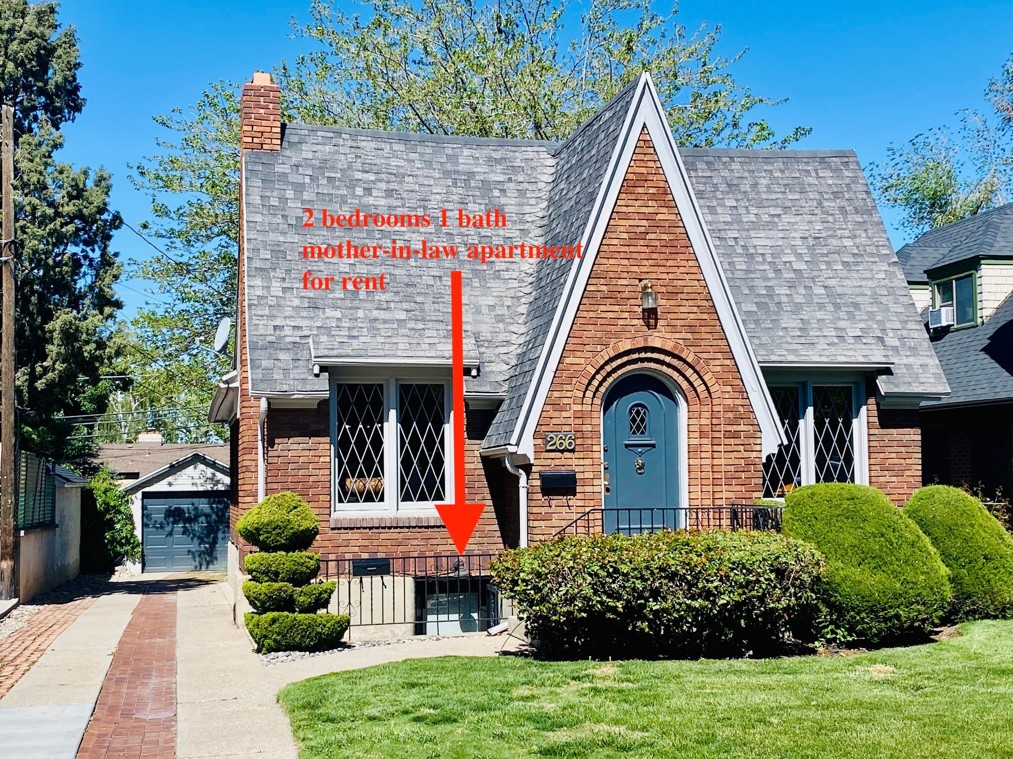 Mother-In-Law Unit - 266 Douglas St