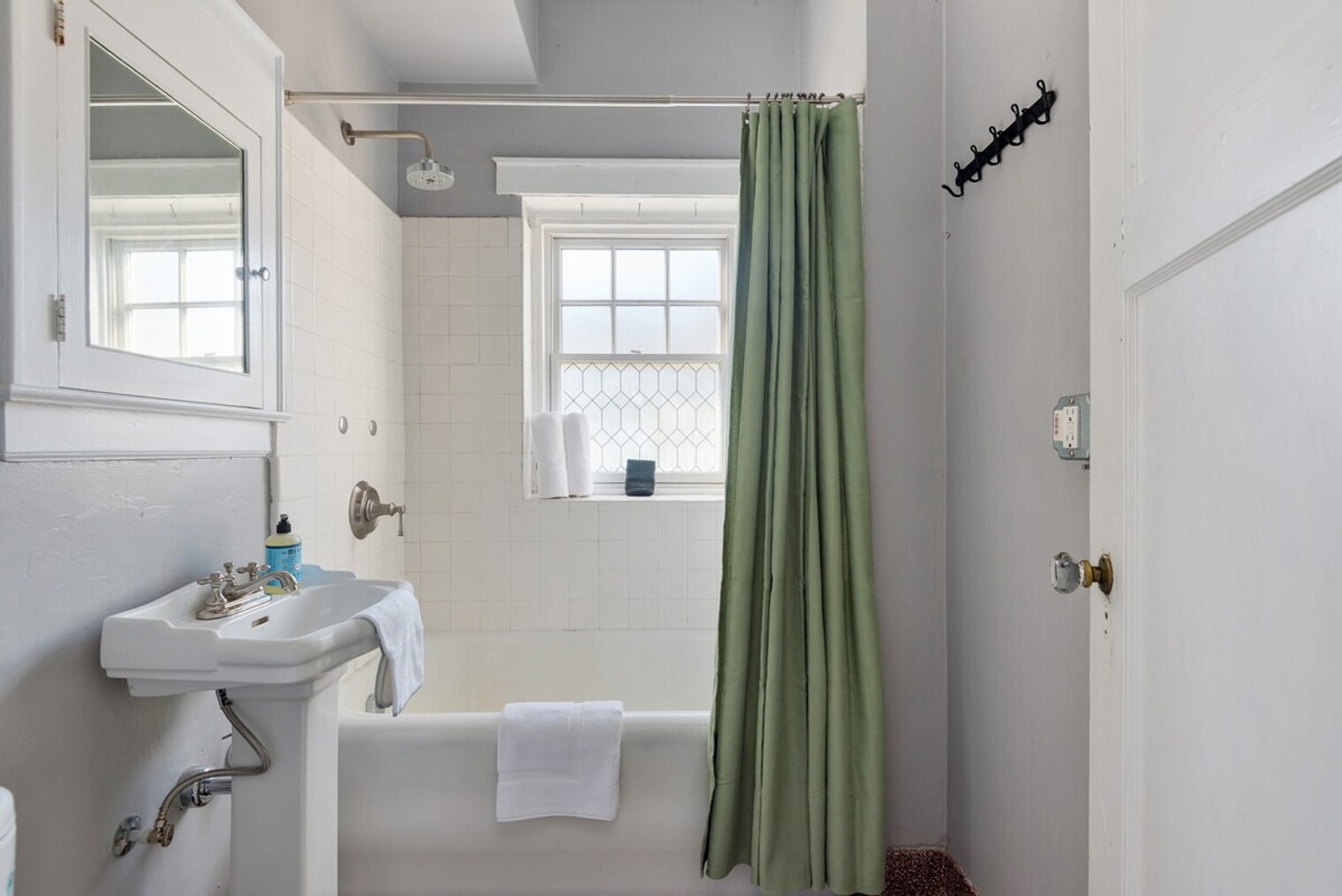 Building Photo - 2015 NW Flanders St