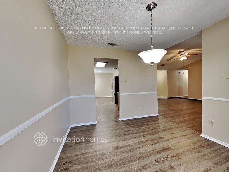 Building Photo - 305 Iberis Dr