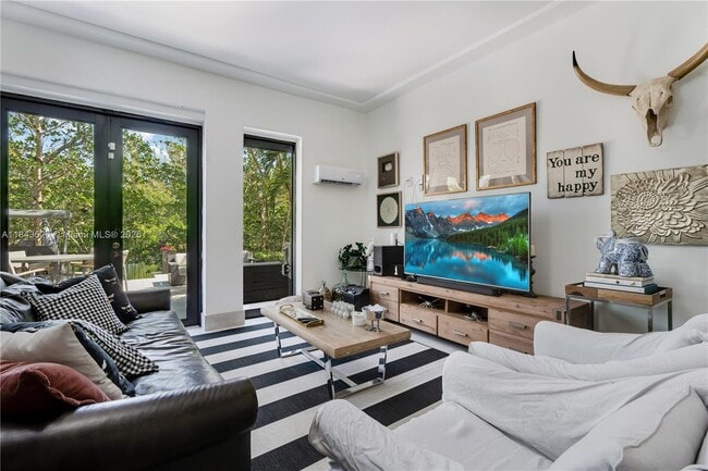 Building Photo - 6222 Paradise Point Dr