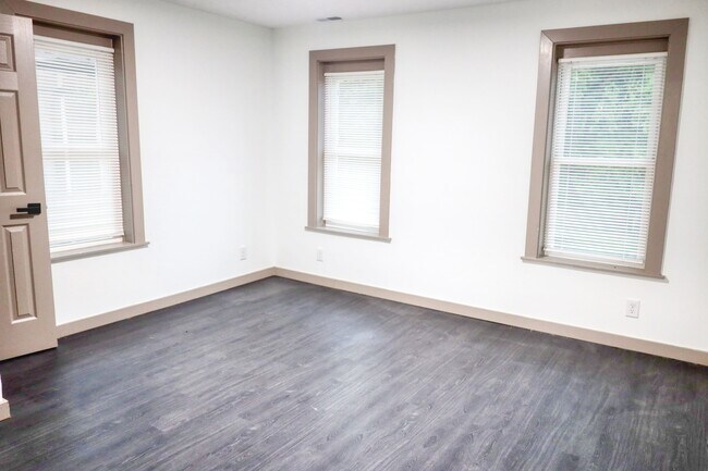 Building Photo - 1121 N Dearborn St