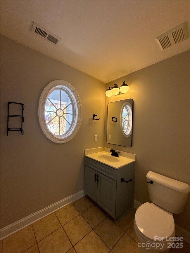 Building Photo - 1903 Lela Avenue