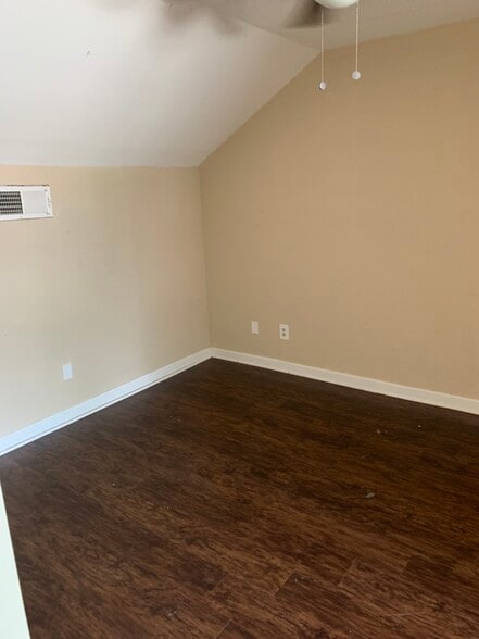 Building Photo - 22 Brookside Ct