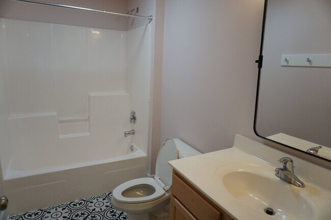 Building Photo - 2BR/2BA Condo in Trolley Path - $1,650/month Pet Friendly*