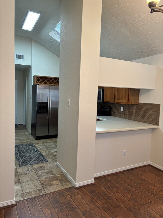 Building Photo - 4026 Meadowgold Ln