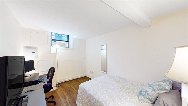 Building Photo - 137 Peterborough St