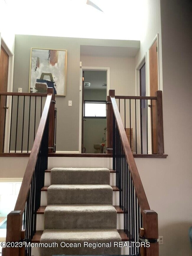 Building Photo - 13 Lawrence Dr