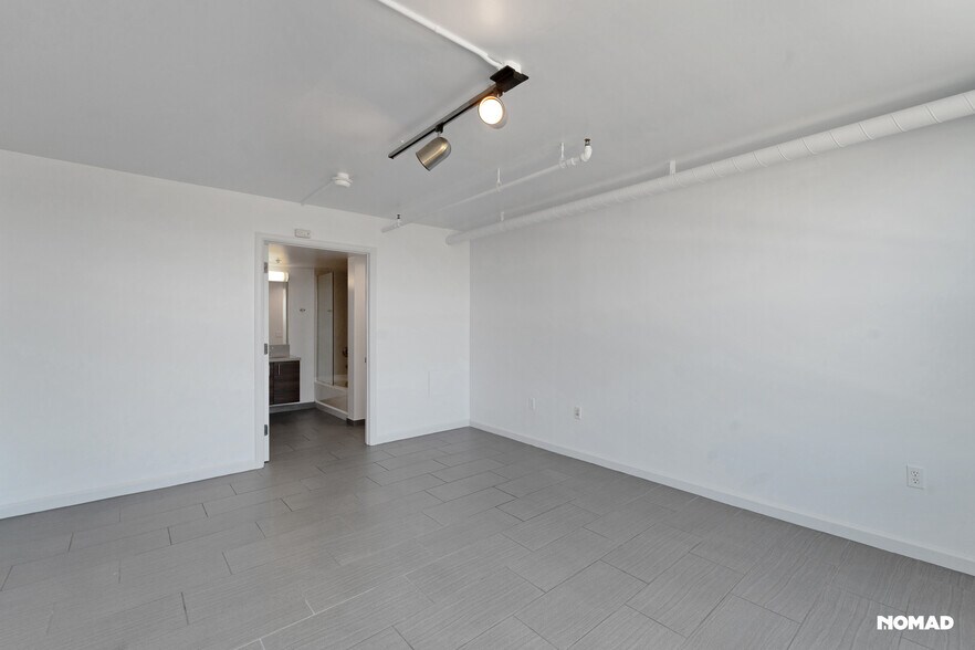 Master Bedroom - 535 W Thomas Rd