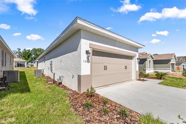 Building Photo - 5828 SW 76th Ct