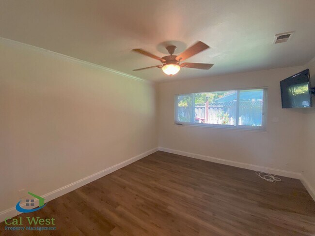 Building Photo - 4346 Glenmont Dr