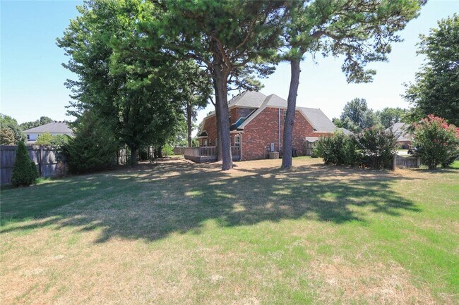 Building Photo - 5300 S 44th Pl