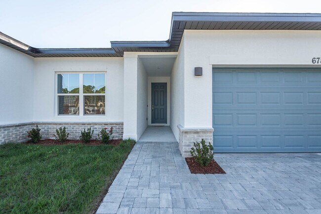 Building Photo - Peaceful and Private setting new construct...