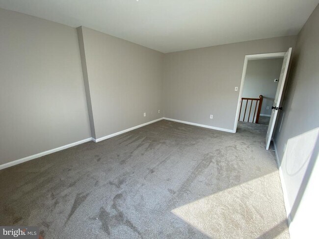 Building Photo - 1712 12th St S