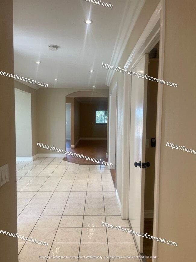 Building Photo - Nice House For Rent