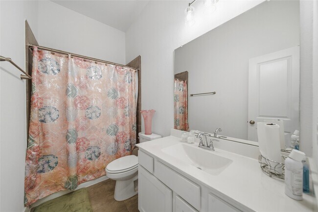 Building Photo - 4512 Bartagrass Dr
