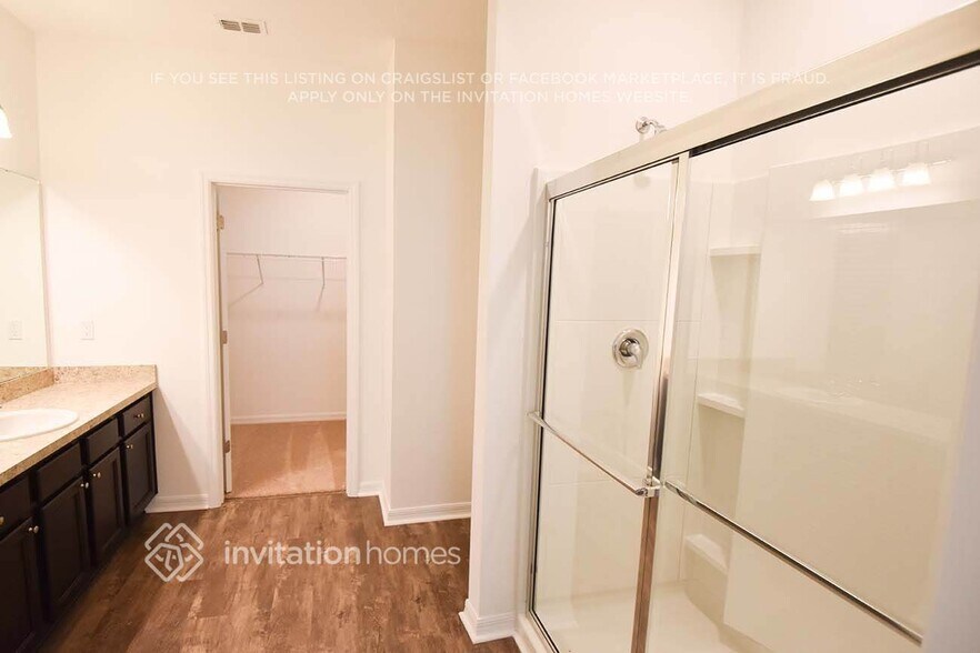 Building Photo - 5801 Bovine Dr