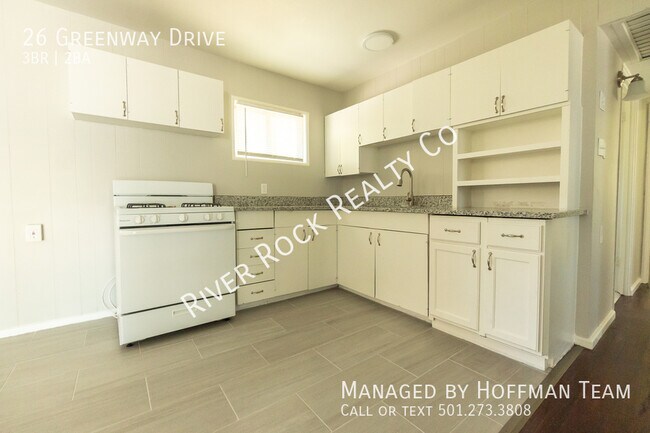 Building Photo - 26 Greenway Dr