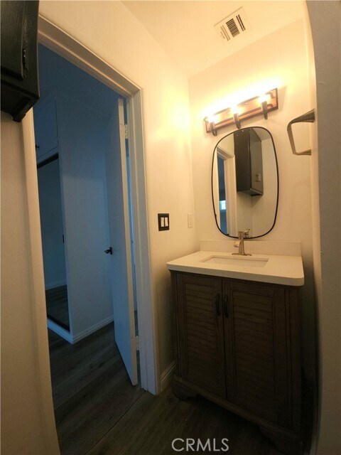 Building Photo - 17423 Burbank Blvd