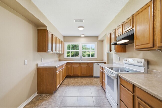 Building Photo - 14906 Quaking Aspen Dr