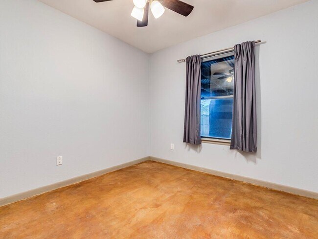 Building Photo - 9805 Murmuring Creek Dr