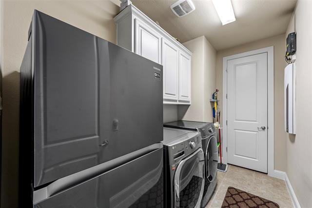 Building Photo - 6571 Detweiller Dr